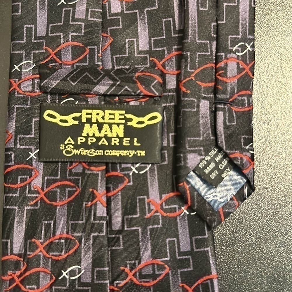 FREE MAN APPAREL NECKTIE 60” CHRISTIAN JESUS CROSS FISH EUC 100% SILK CHURCH - Picture 5 of 5